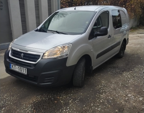 Automašīna PEUGEOT PARTNER