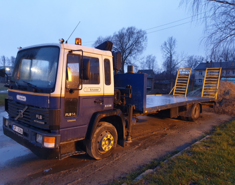 Kravas auto vedējs VOLVO FL614